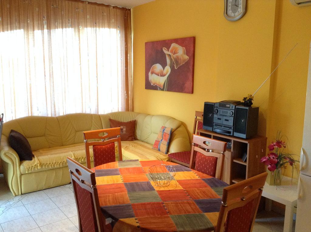דירות זלקרוס Babati Apartmanhaz מראה חיצוני תמונה