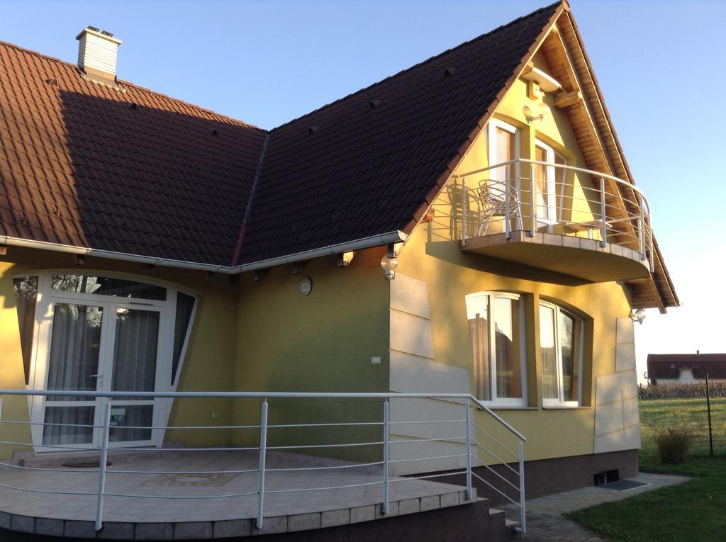 דירות זלקרוס Babati Apartmanhaz מראה חיצוני תמונה